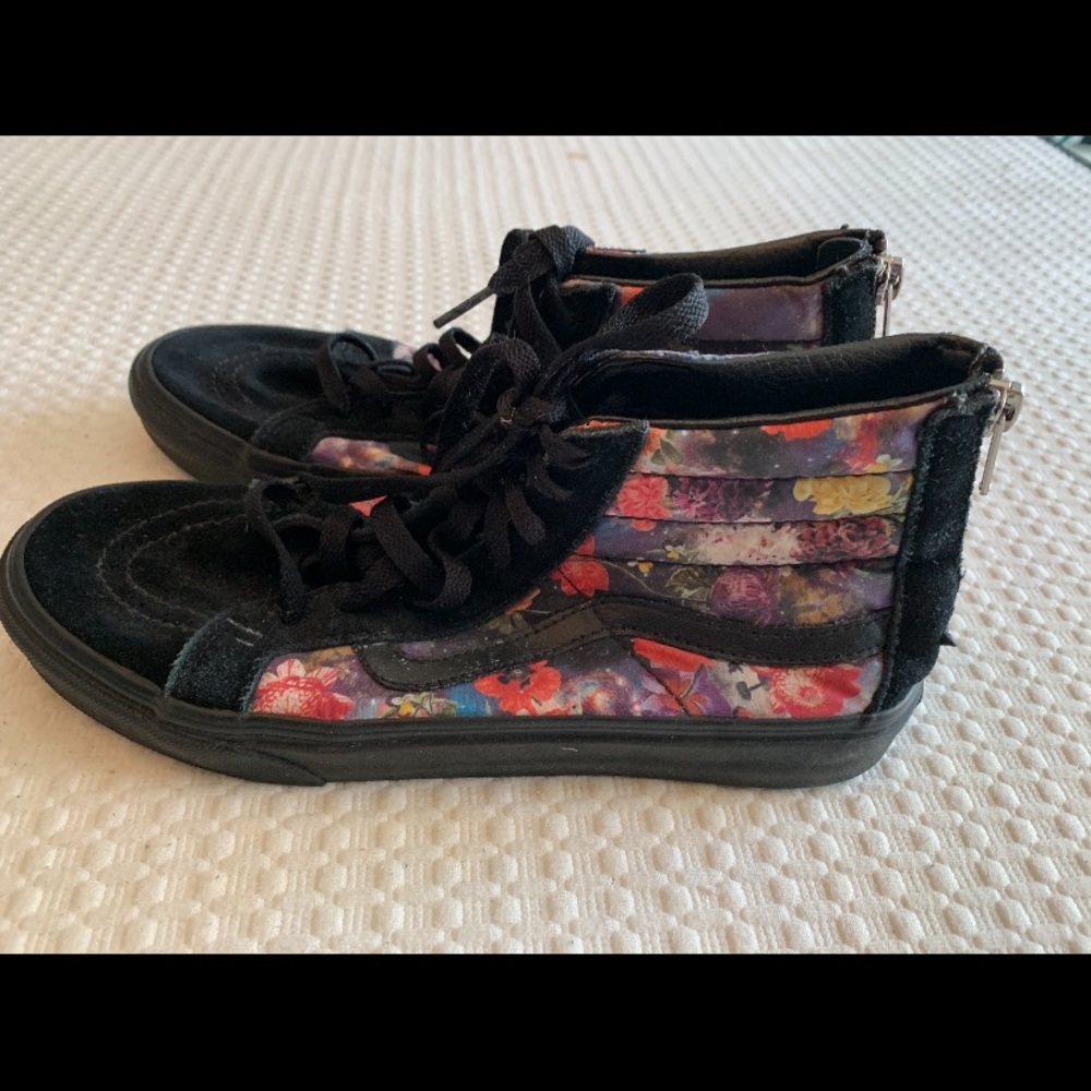 Women’s size 8 flower print suede vans